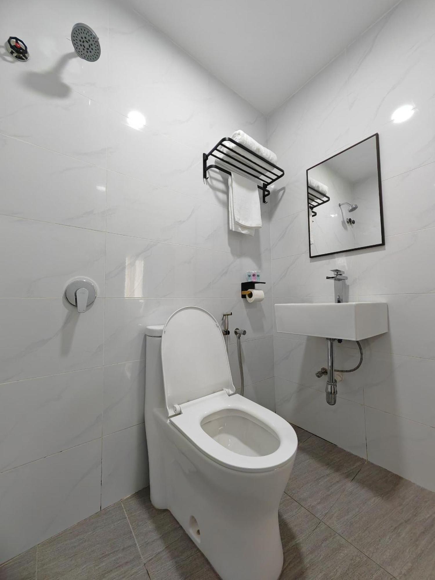 Sh Garden Hotel Танах-Мерах Экстерьер фото