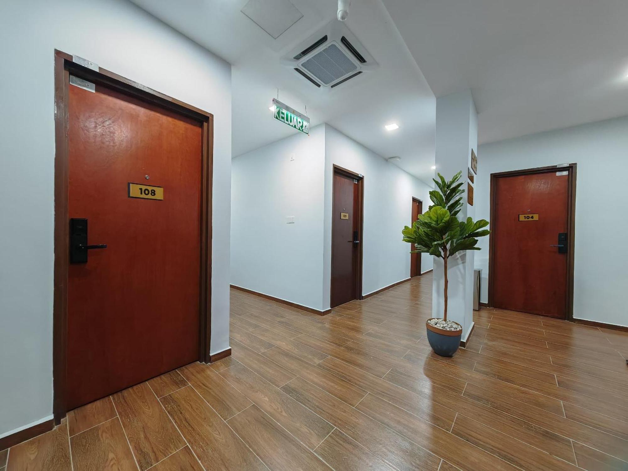 Sh Garden Hotel Танах-Мерах Экстерьер фото