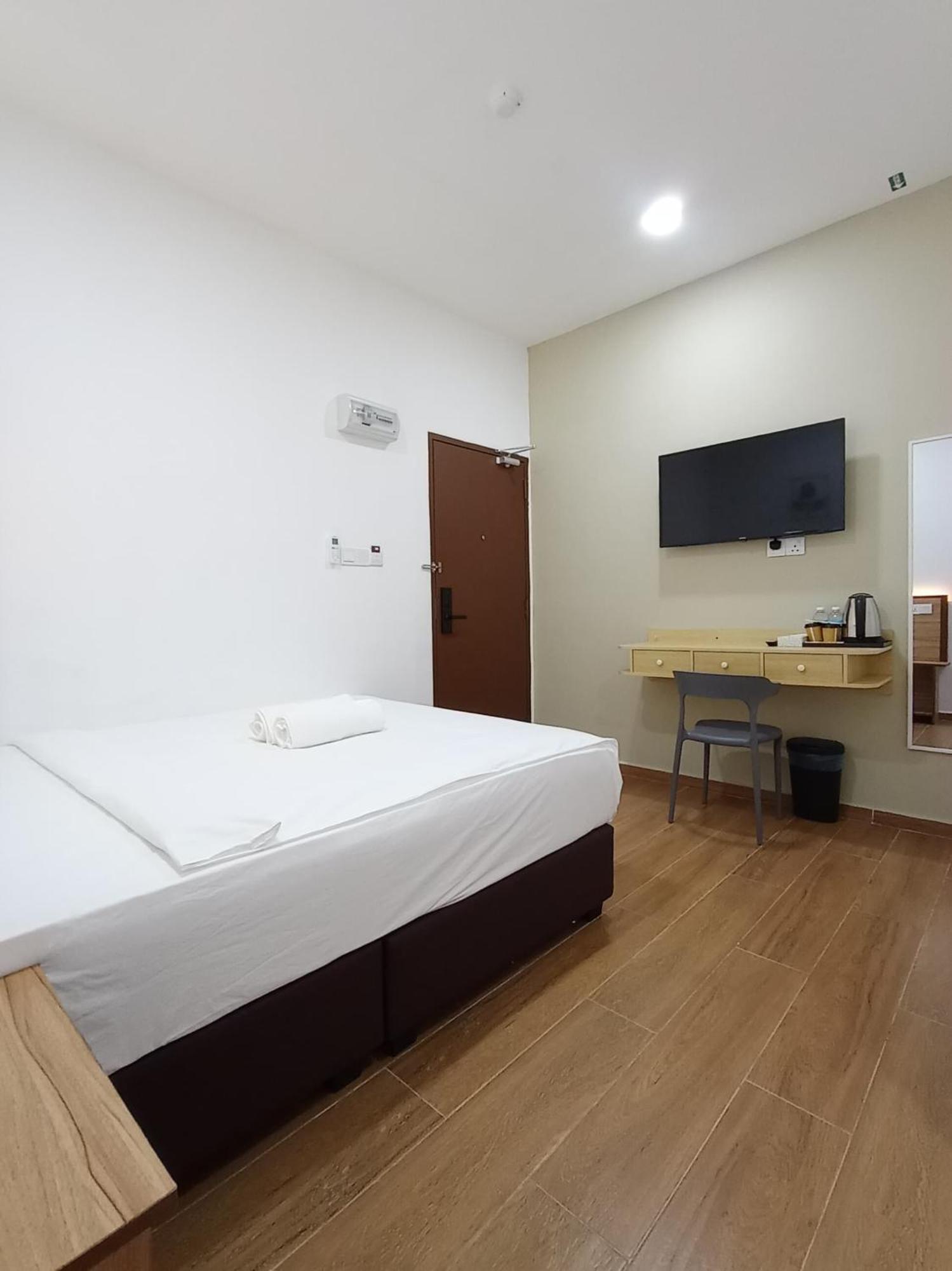 Sh Garden Hotel Танах-Мерах Экстерьер фото